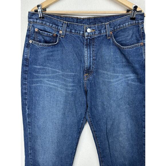 Lucky Brand Jeans Mens 36 Classic Fit Dungarees Medium Wash Straight Denim - Picture 2 of 15